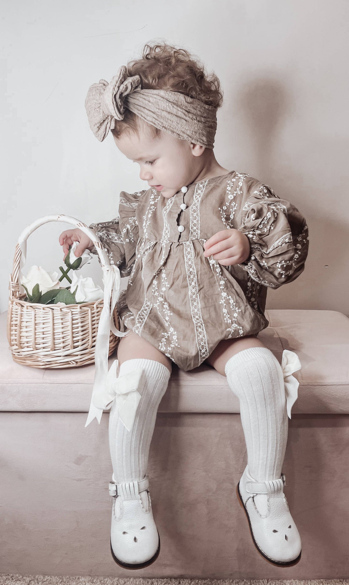 Organic cotton bodysuit with embroidery