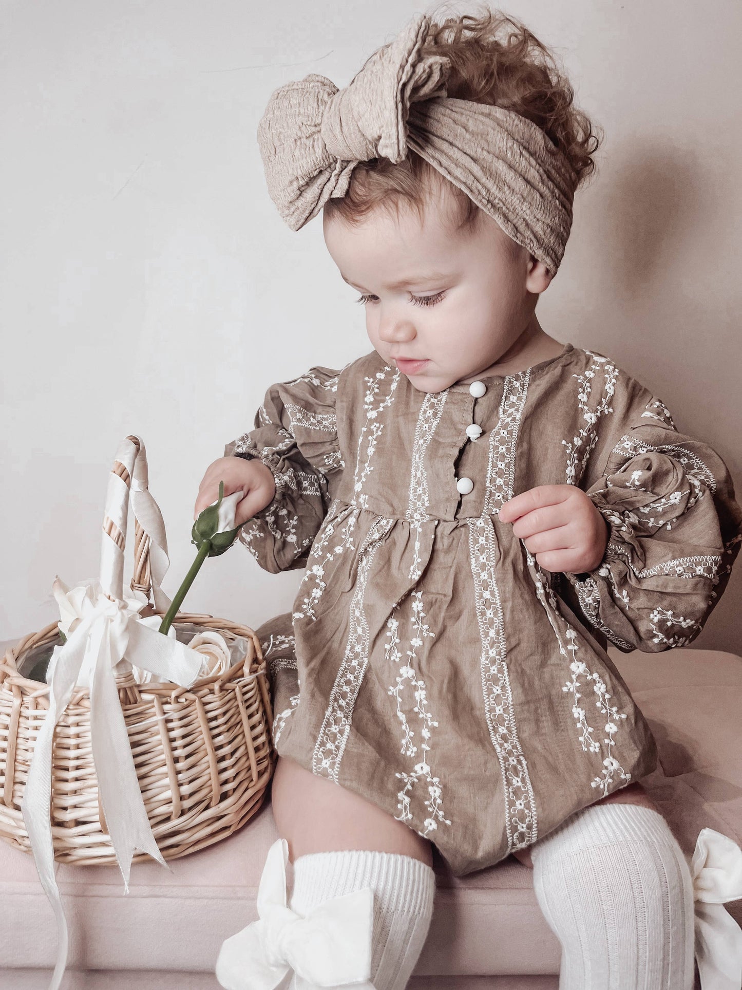 Organic cotton bodysuit with embroidery