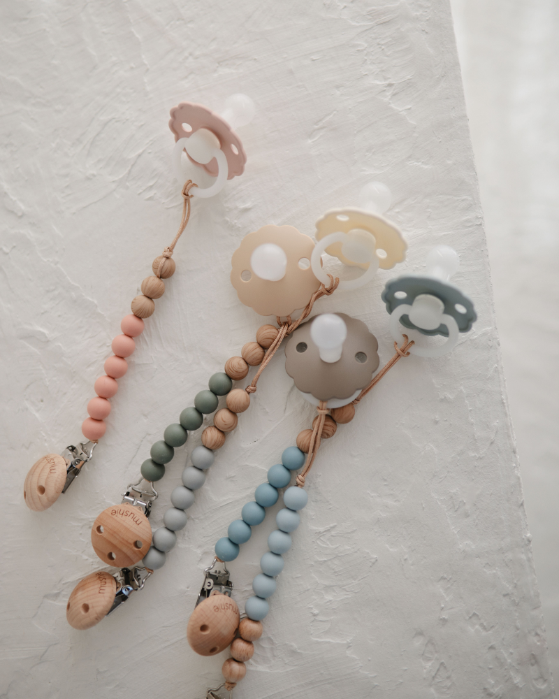 Daisy Night Natural Rubber Pacifier (French Gray/Croissant)