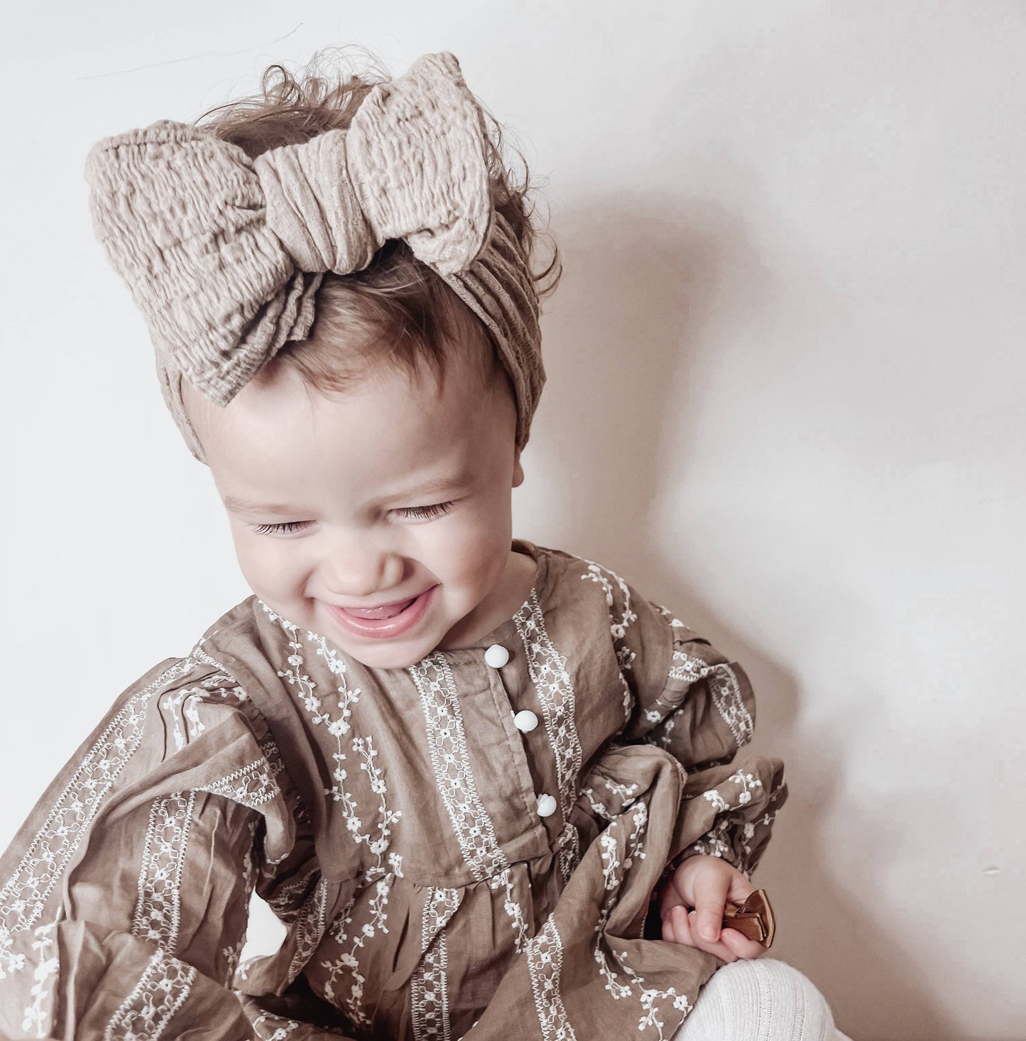 Organic cotton bodysuit with embroidery