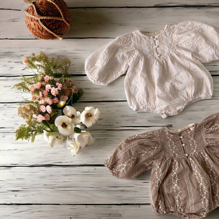 Organic cotton bodysuit with embroidery