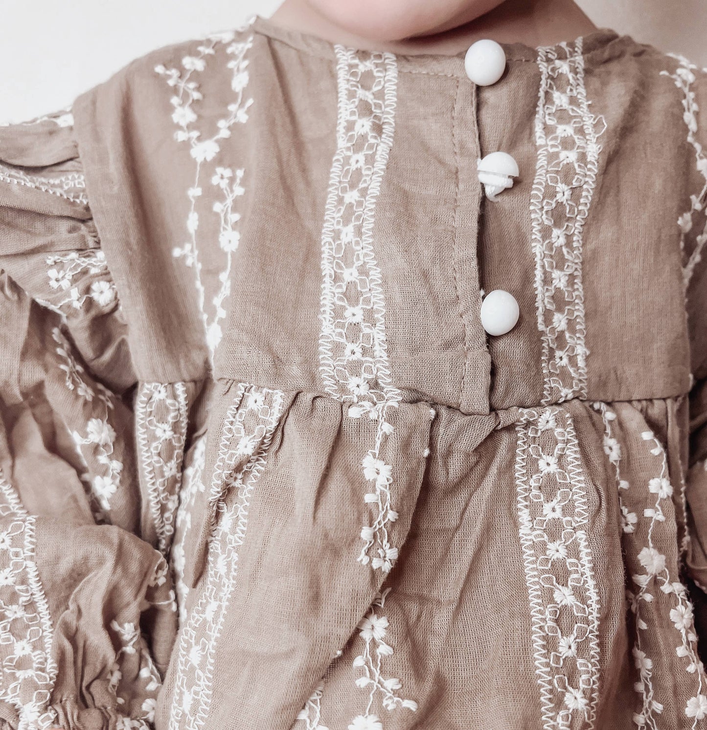 Organic cotton bodysuit with embroidery